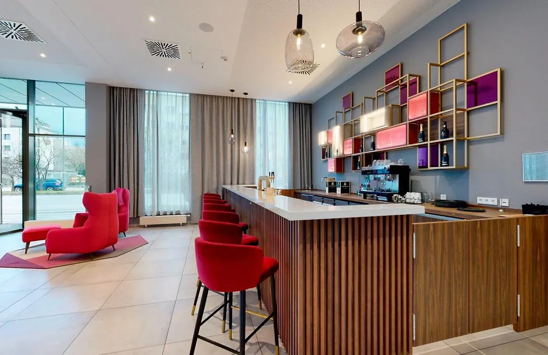 Plaza Premium Muenchen-1